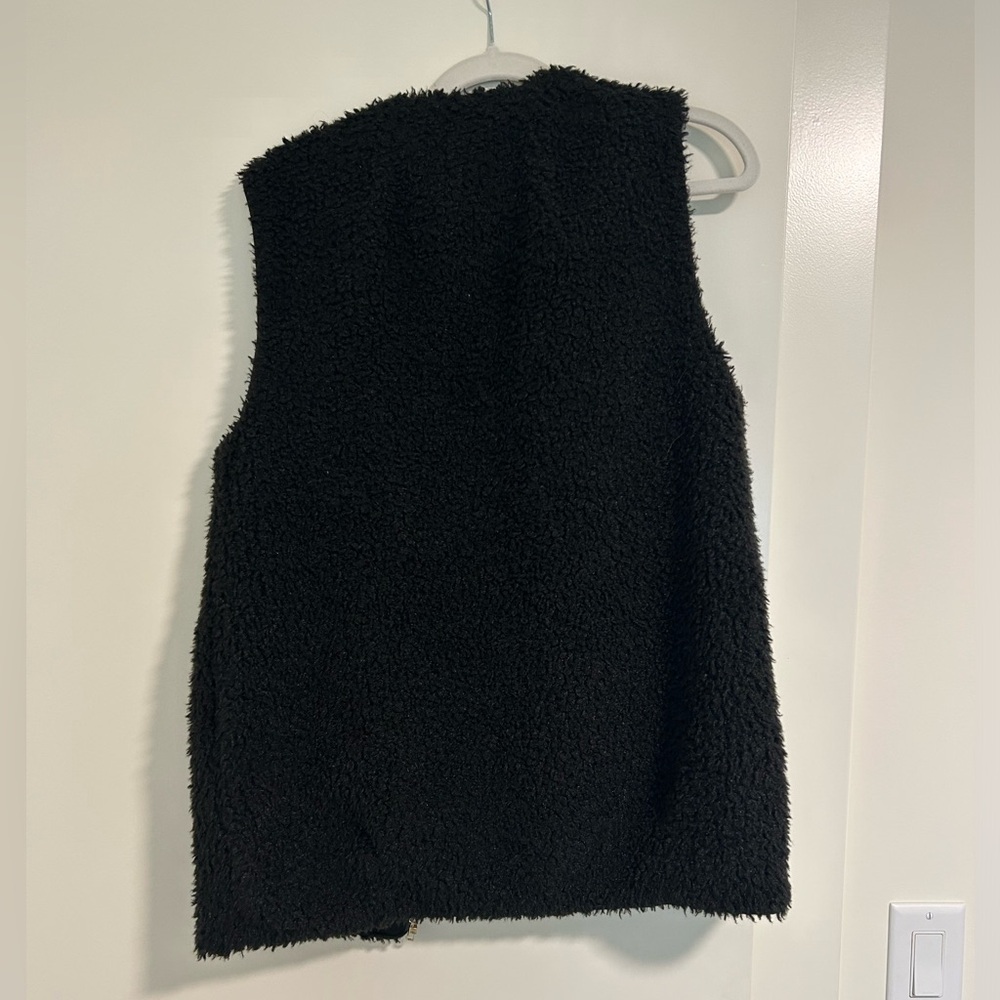 Aritzia Vest - Picture 2 of 4